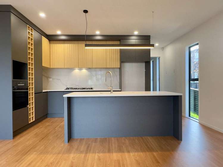 8 Aquamarine Avenue Wainui_4