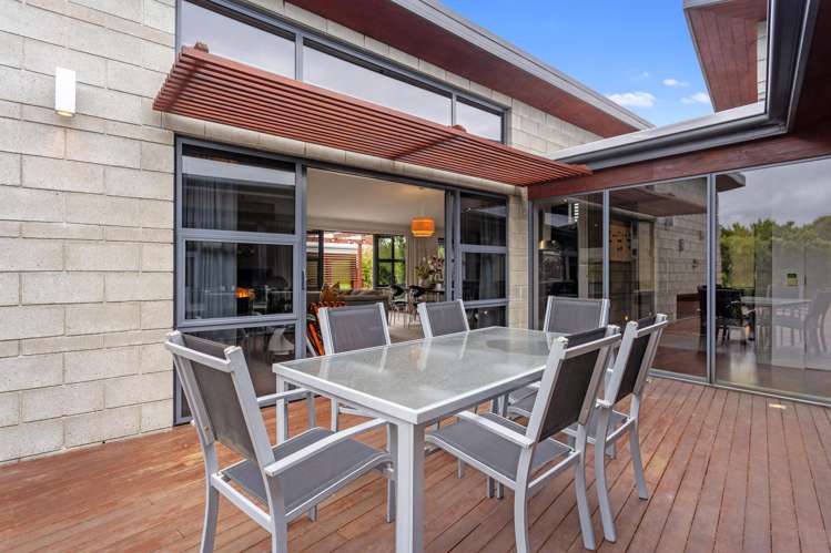 3 Riverwood Boulevard Redwood_10