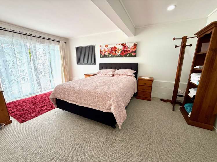 2A Robert St Raglan_5