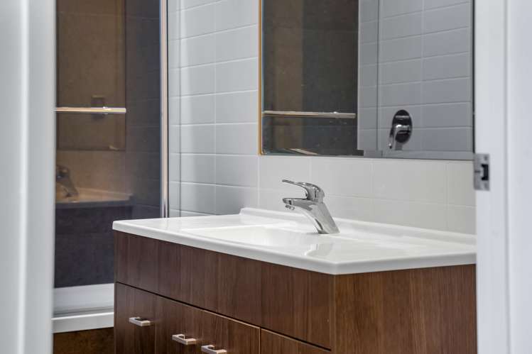 2/11 Hatfield Place Albany Heights_18