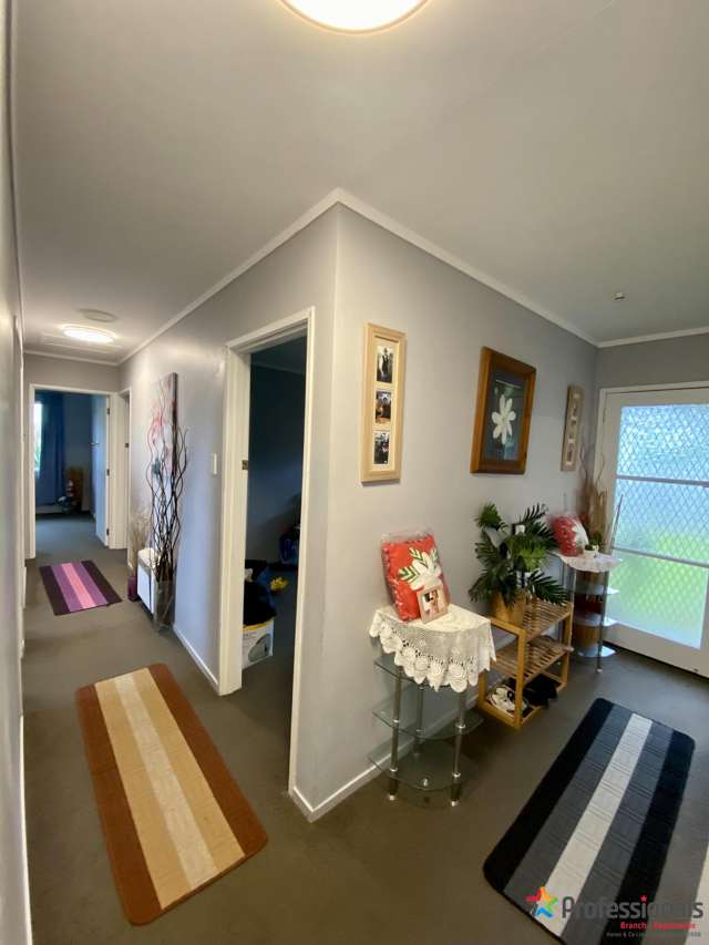 121 Mahia Road Wattle Downs_1