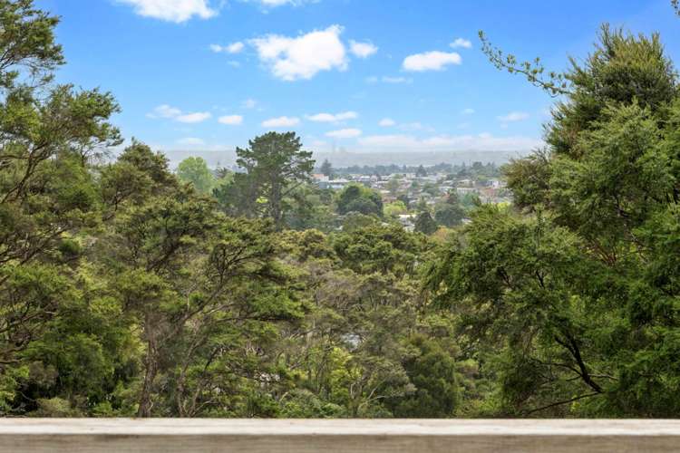 1/2 Karapiti Place Glen Eden_13