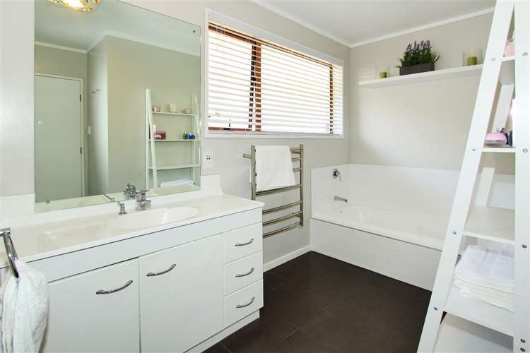 9 Ayton Drive Whitby_18