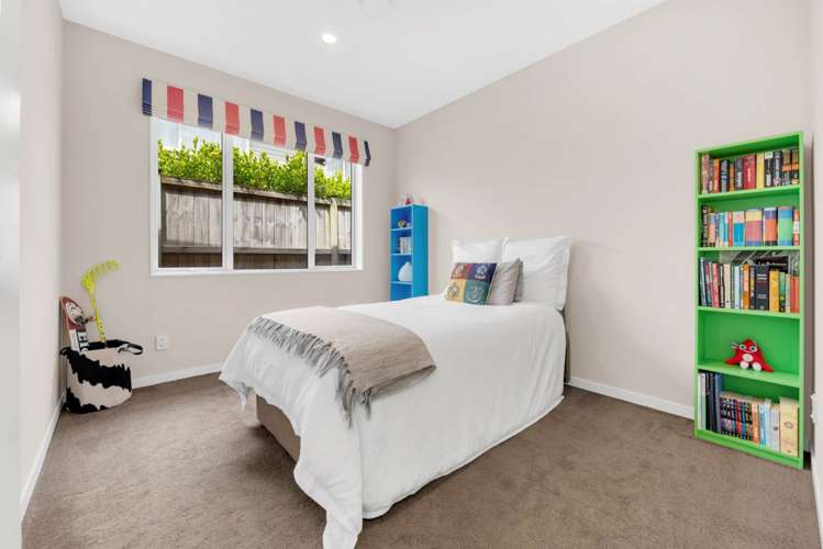 9 Defender Crescent Beachlands_16