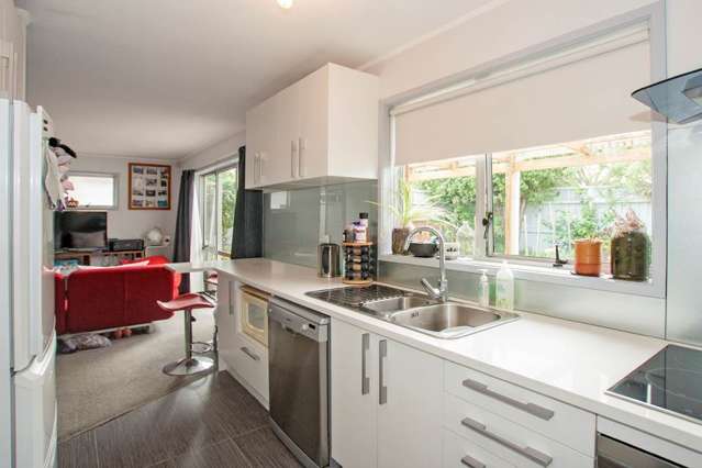 2/185 Church Street Onehunga_3