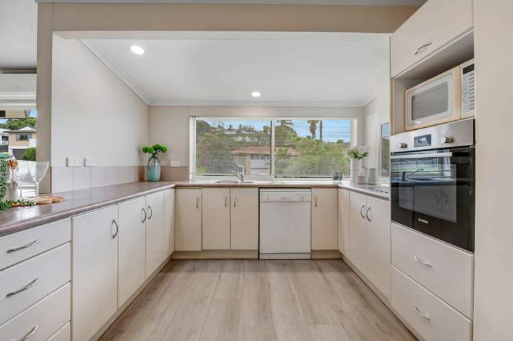 1 Grovenor Drive Orewa_6