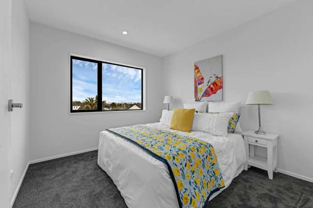 1/163 Bradbury road Botany Downs_2
