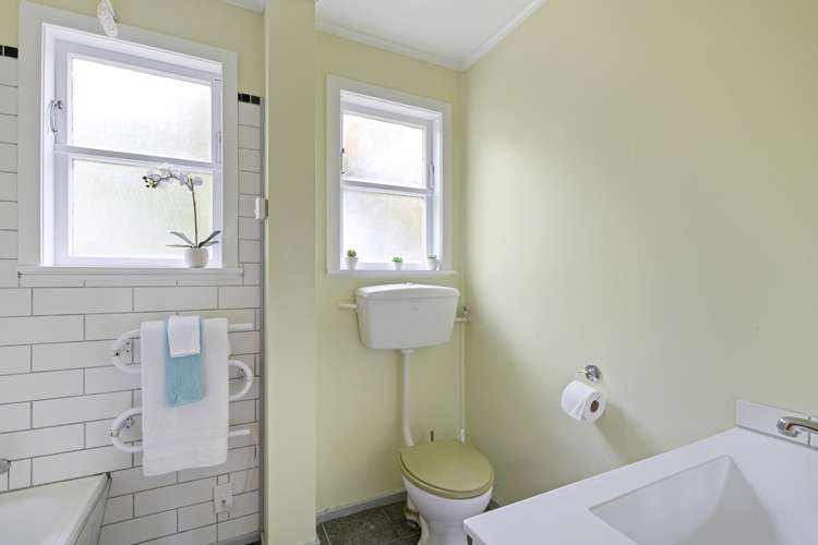 48 Wilkie Crescent Naenae_11