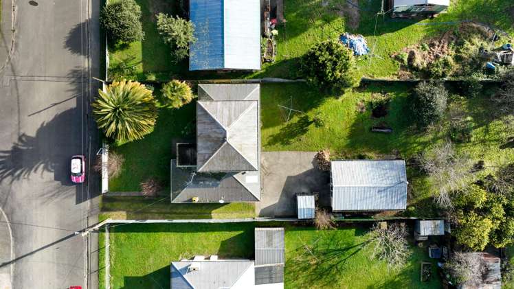 8 Hakiwai Road Fernhill_17