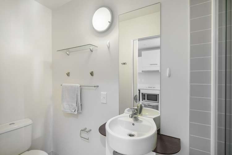 1302/10 Waterloo Quadrant Auckland Central_5