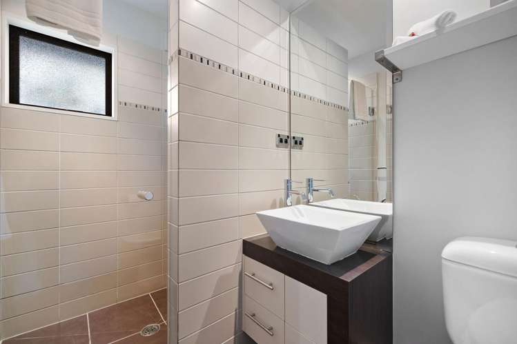 1 Goldleaf Hill Queenstown_20