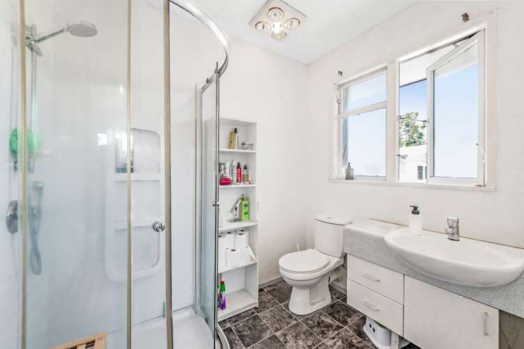 5669 West Coast Road Springfield_15