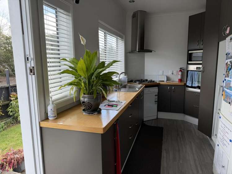 38 Grey Street Waitara_14