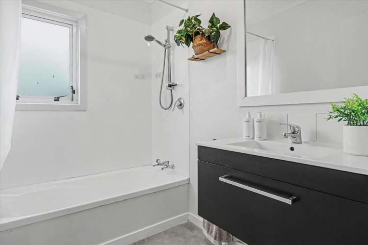 15 Carlisle Street Greerton_14
