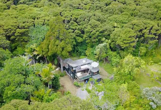 Stunning Beach House on Great Barrier Island