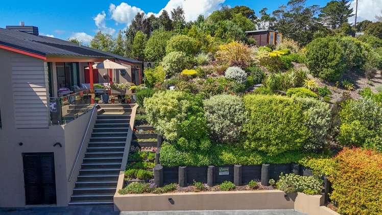 47 and 49 Russell Heights Russell_13