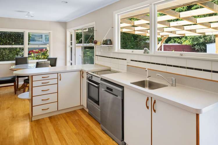 22 Shelley Crescent Stoke_2