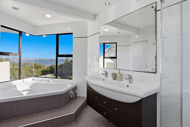 2/94 Jutland Road Hauraki_7