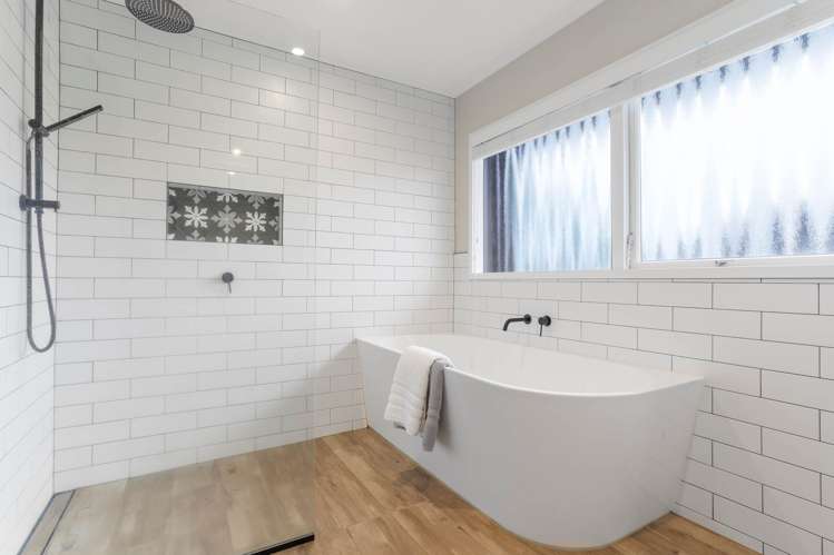 8 Riviera Place Hauraki_16