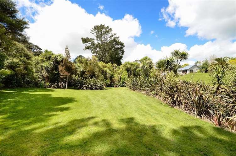 1 Cloverfields Drive Waimauku_31