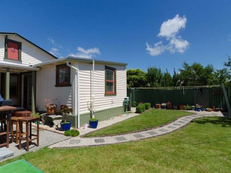 2 Garrison Street Carterton_18