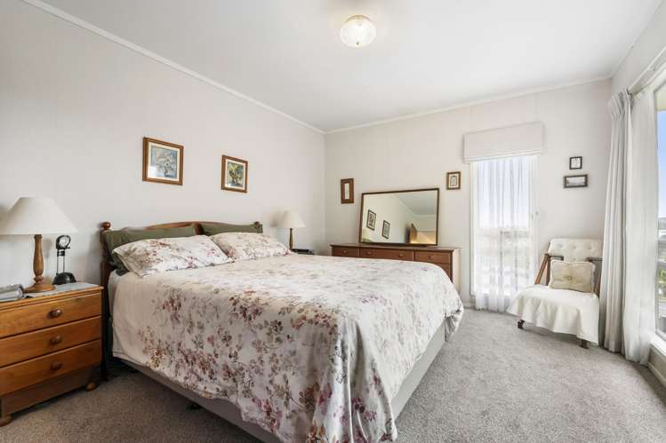 2/371 East Coast Road Mairangi Bay_12