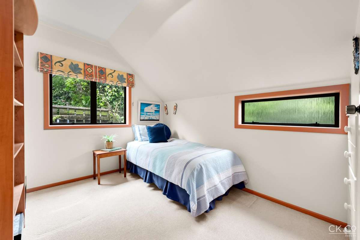 239a Whites Line East_5