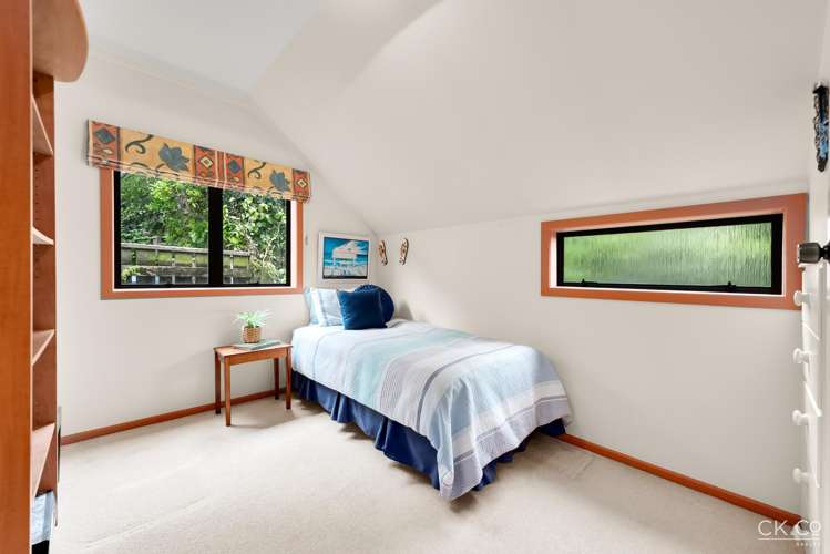 239a Whites Line East Waiwhetu_9