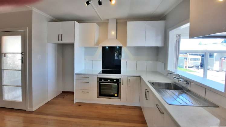 10 Alverstoke Road Parkvale_2