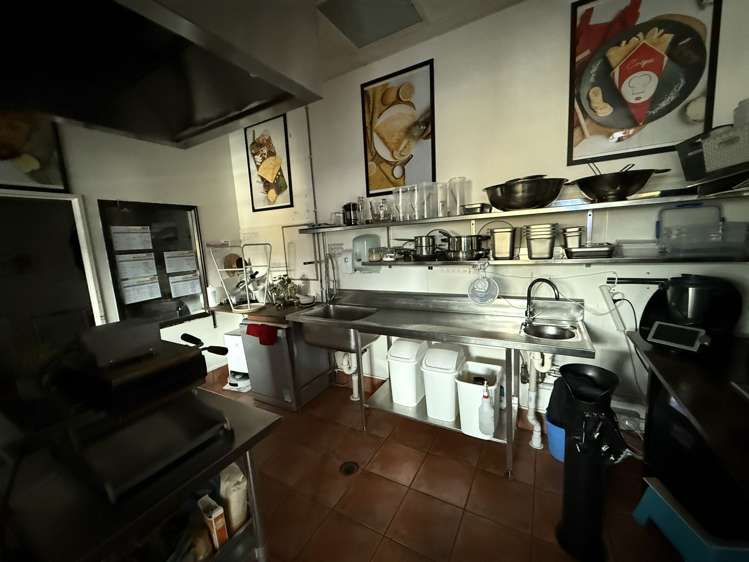 Shop 6/62 - 78 Hurstmere Road Takapuna_9