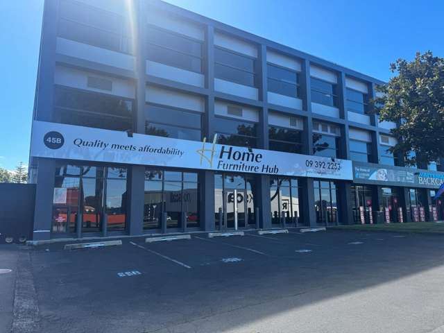 Large Format Retail Tenancy in Mount Wellington