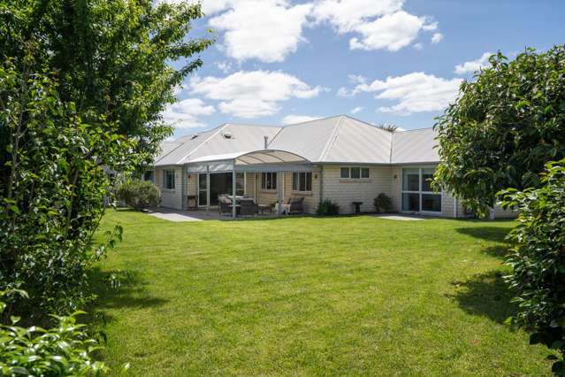 Big Home, Big Section, Big Opportunity!