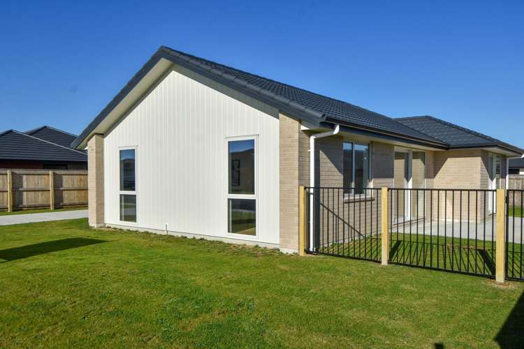 9 Georgina Beyer Way Carterton_26