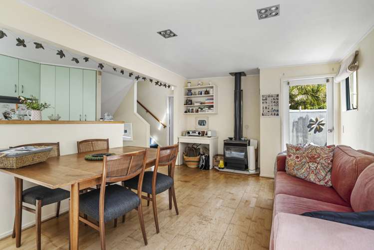 2/34 Seabreeze Road Narrow Neck_10