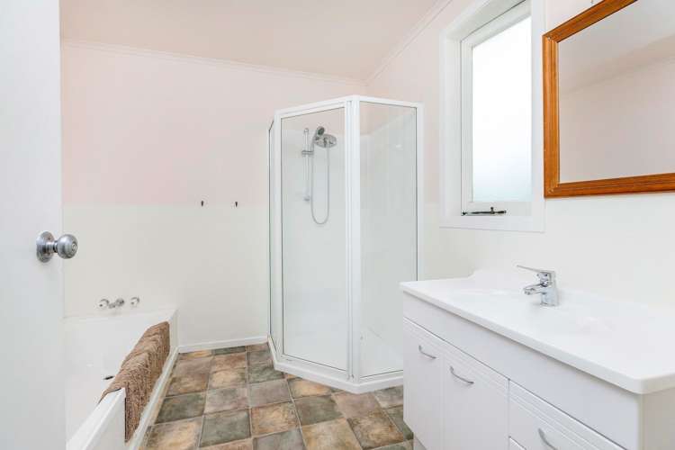 15 Tirimoana Road Te Atatu South_25