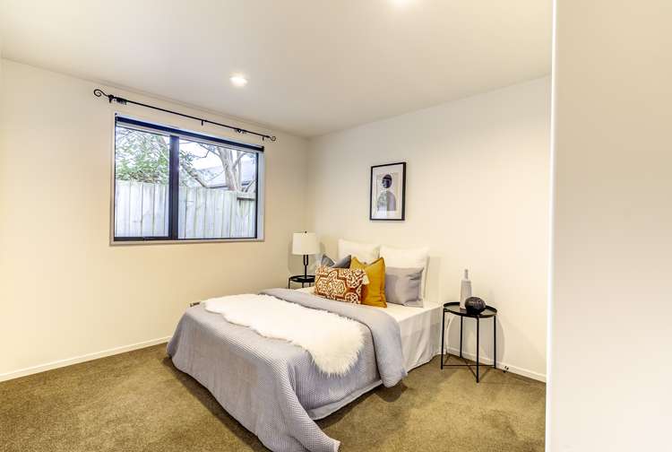 82 Barrington Drive Huntington_13