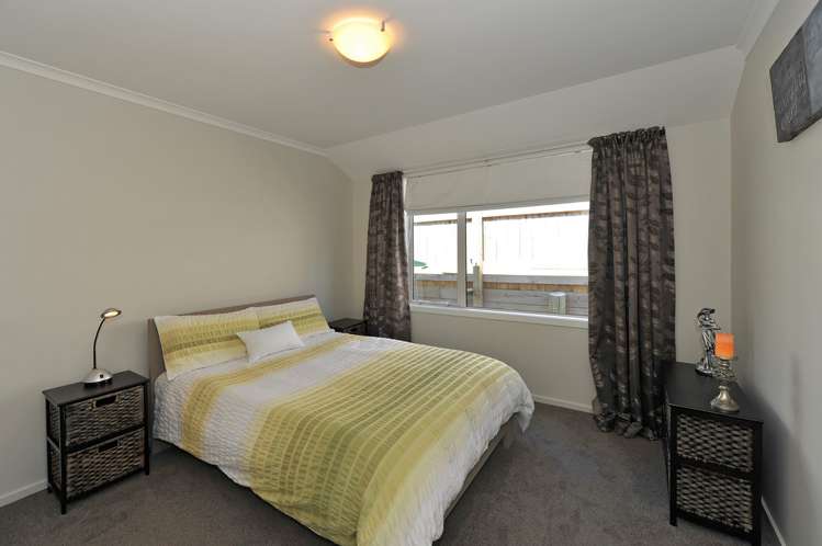 86 Washbourn Drive Richmond_15