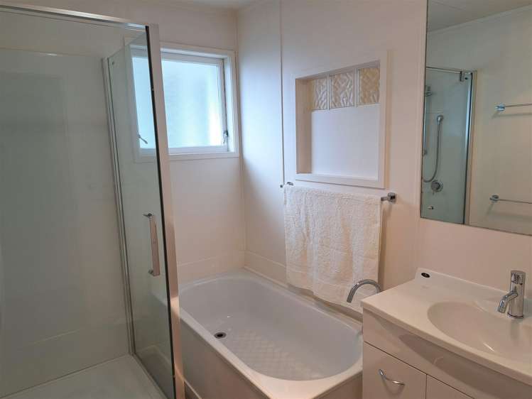 18 Shanaway Rise Hillcrest_13