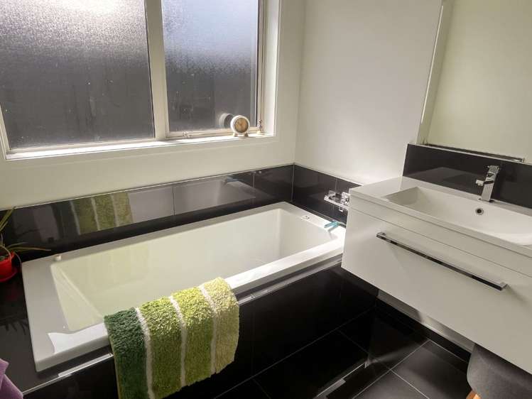 4 Limbrick Crescent Wigram_14