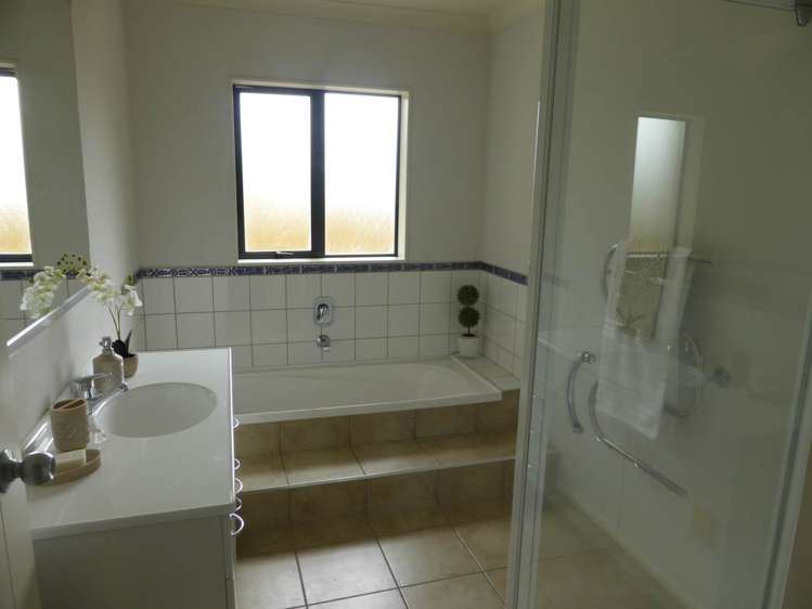 45 Ridge View Crescent Pukekohe_11