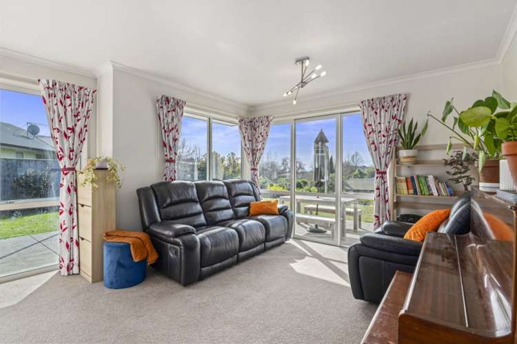 74 Washbourn Drive Richmond_7