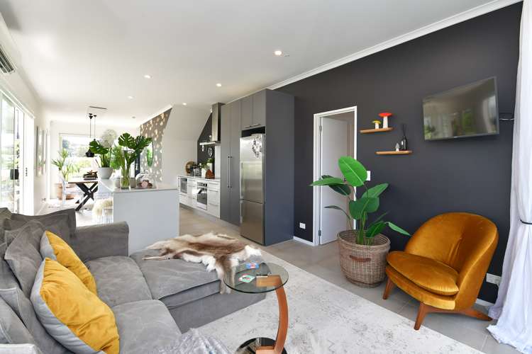 2 Couldrey Crescent Red Beach_6