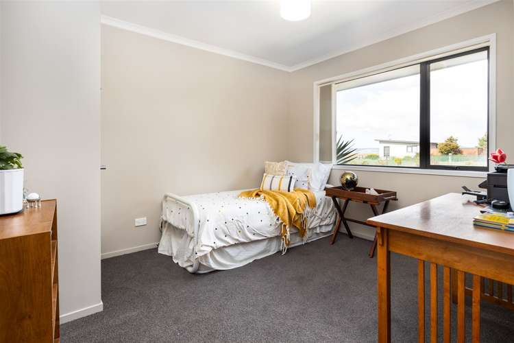 19 Ocean View Crescent Rarangi_14