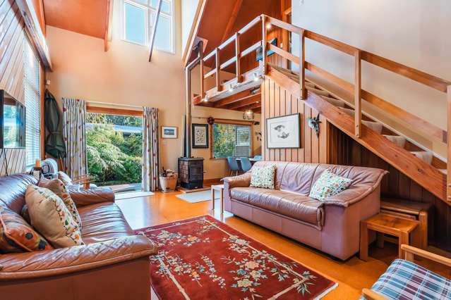 Peaceful Pukawa Bay hideaway