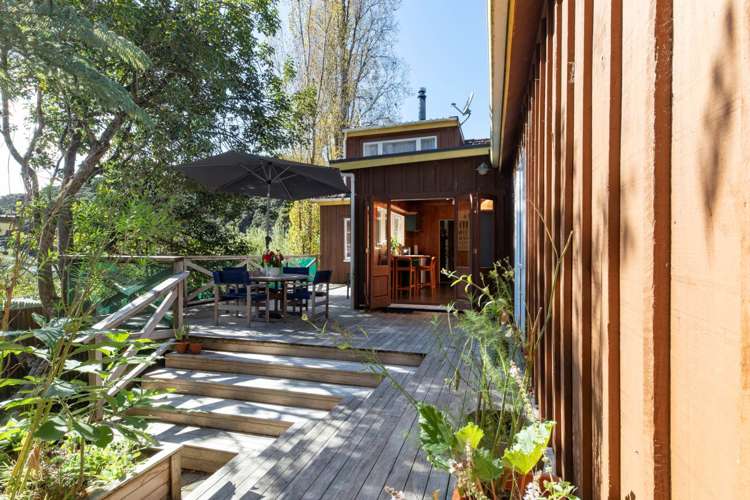 221 Laingholm Drive Laingholm_5