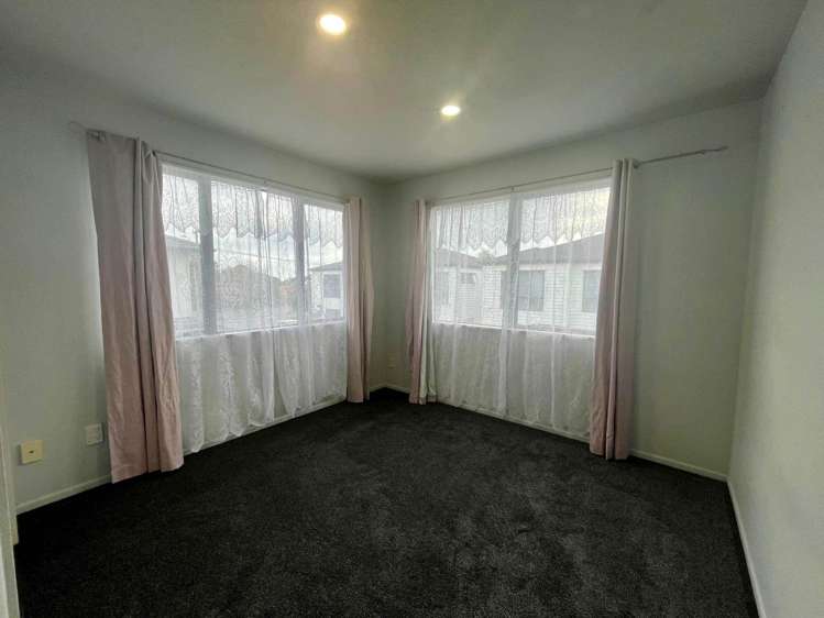 2/125 Russell Road Manurewa_12