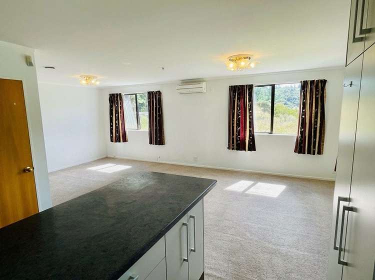 3 Hastings Grove Wainuiomata_10