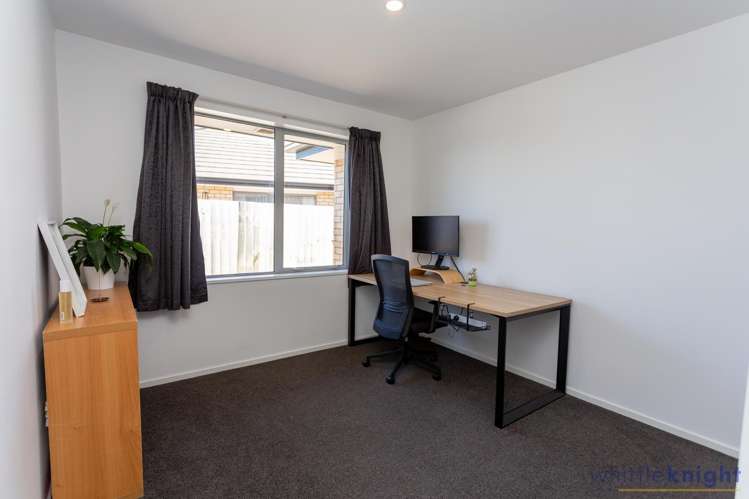 7 Sharman Place Wigram_14