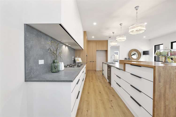 24 Dungloe Avenue Flat Bush_12