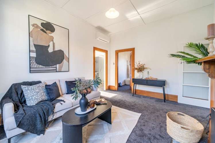 35 Riddlers Crescent Petone_12